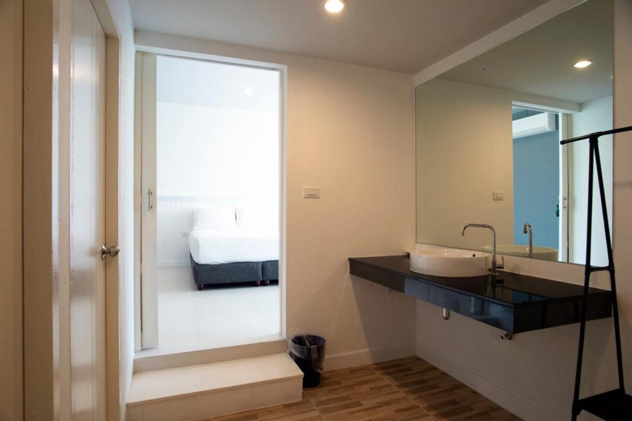 Bhive Hotel Nakhon Phanom Buitenkant foto