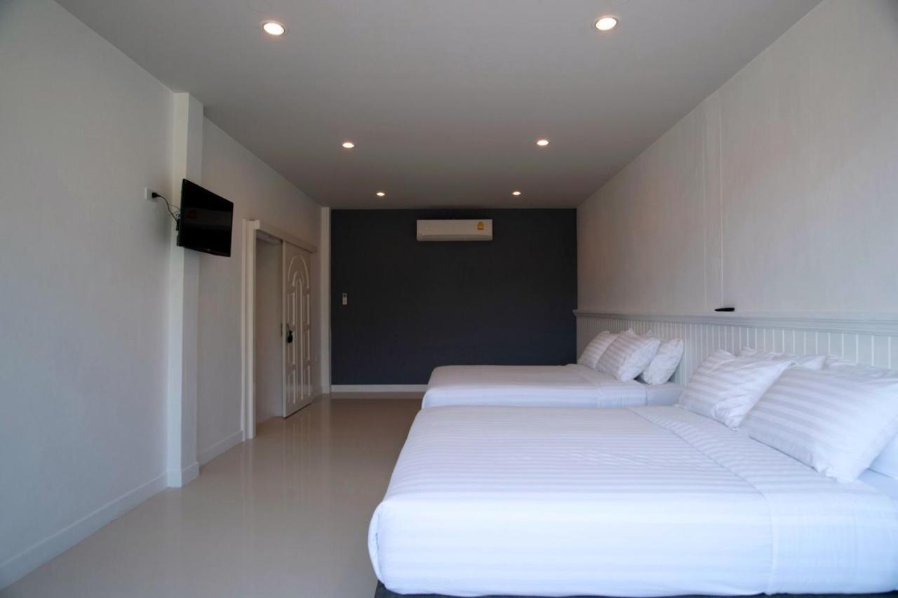 Bhive Hotel Nakhon Phanom Buitenkant foto